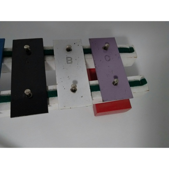 Vintage‎ Toy Xylophone Metal and Wood 8 Key/One Octave With Mallet - Picture 7 of 12